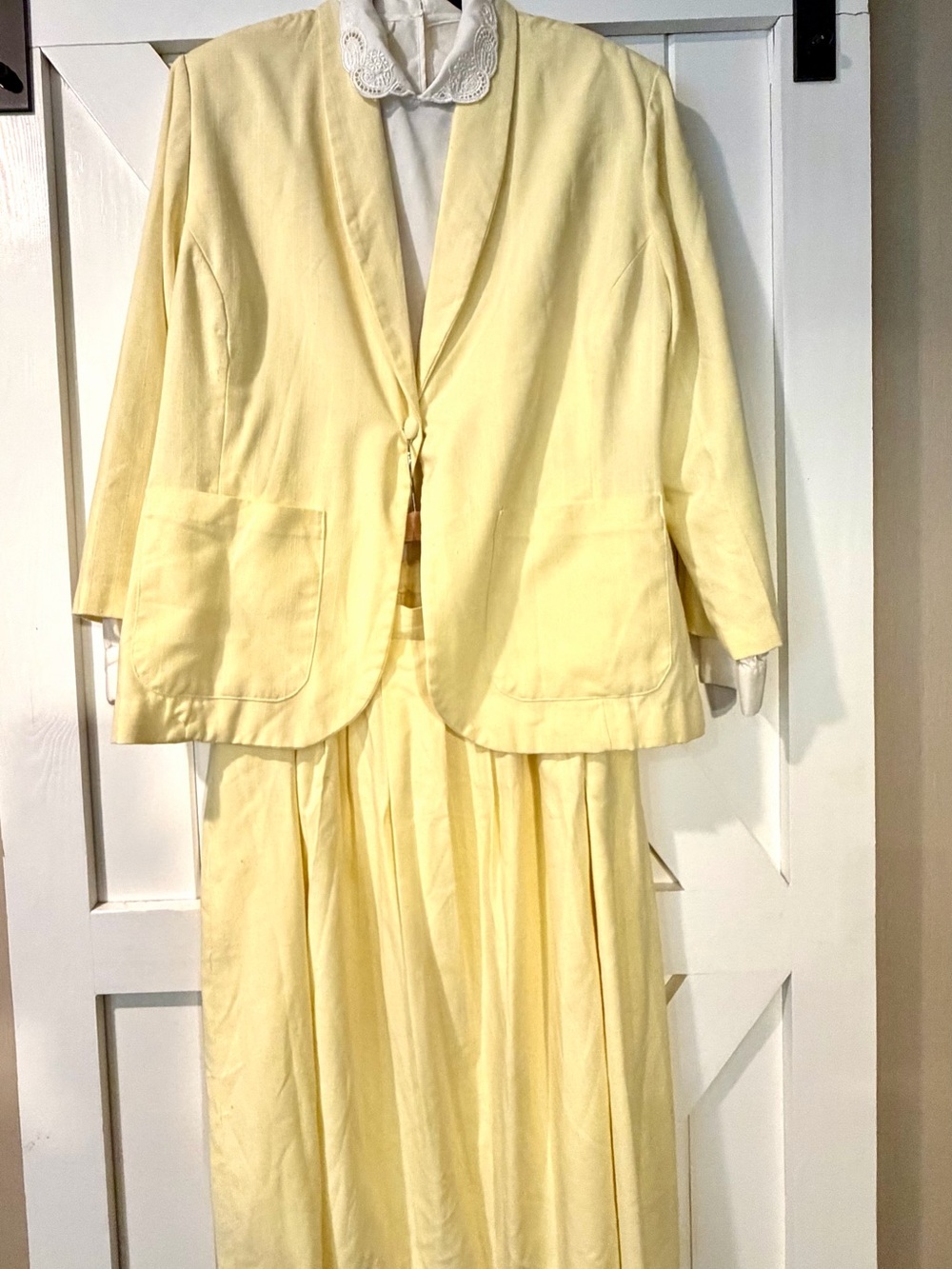 Vintage -1960s Rhoda Lee 3 Piece Butter Yellow Skirt Suit Set- estimated XL